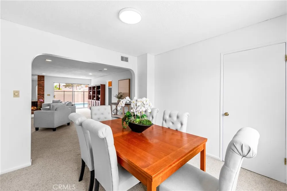 6101 Killarney Garden Grove, CA 92845