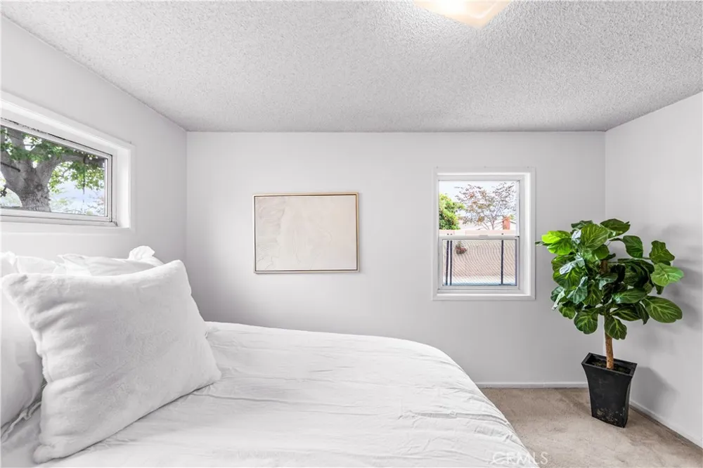 6101 Killarney Garden Grove, CA 92845