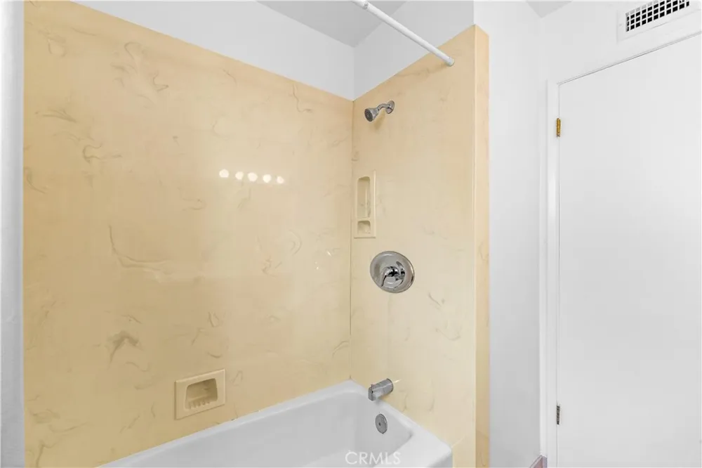 6101 Killarney Garden Grove, CA 92845