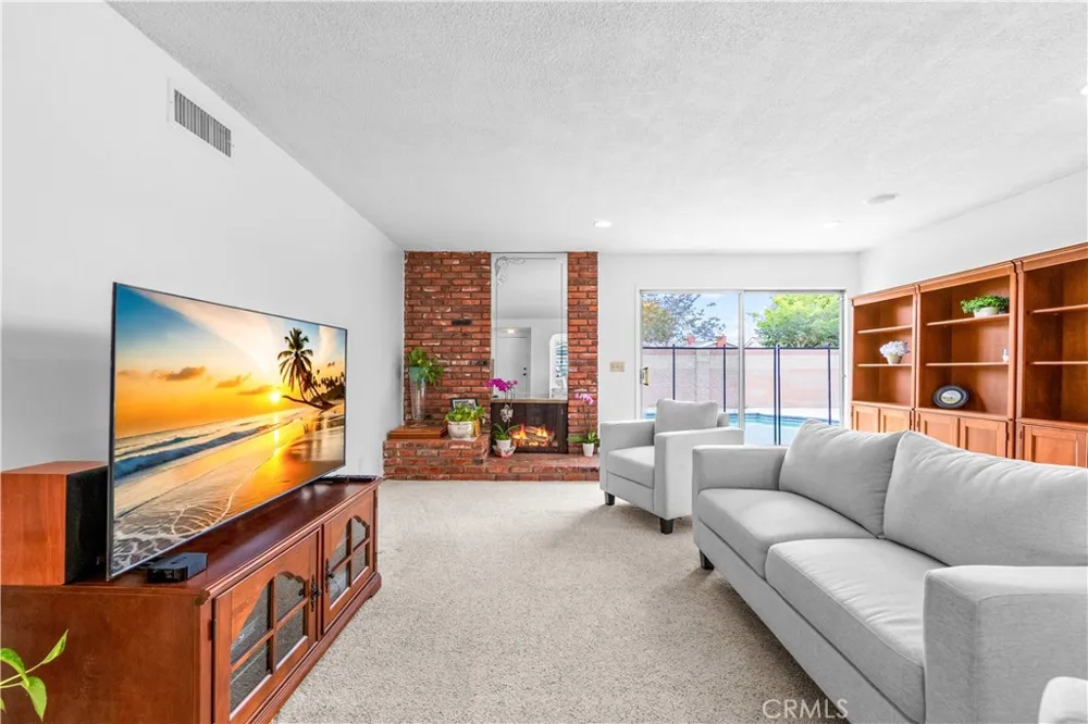 6101 Killarney Garden Grove, CA 92845
