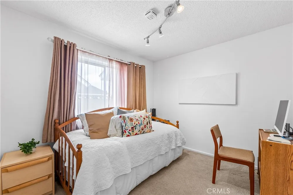 6101 Killarney Garden Grove, CA 92845