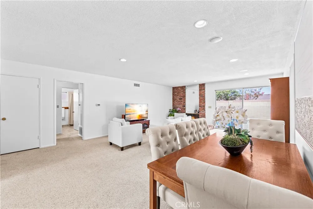 6101 Killarney Garden Grove, CA 92845
