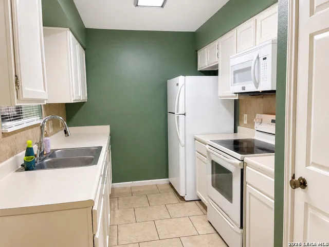10955 WURZBACH RD Unit 202 San Antonio, TX 78230
