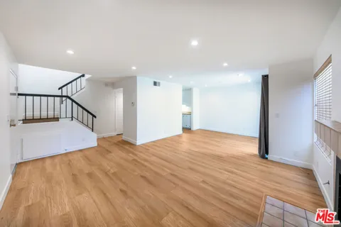 22135 Burbank Boulevard #4