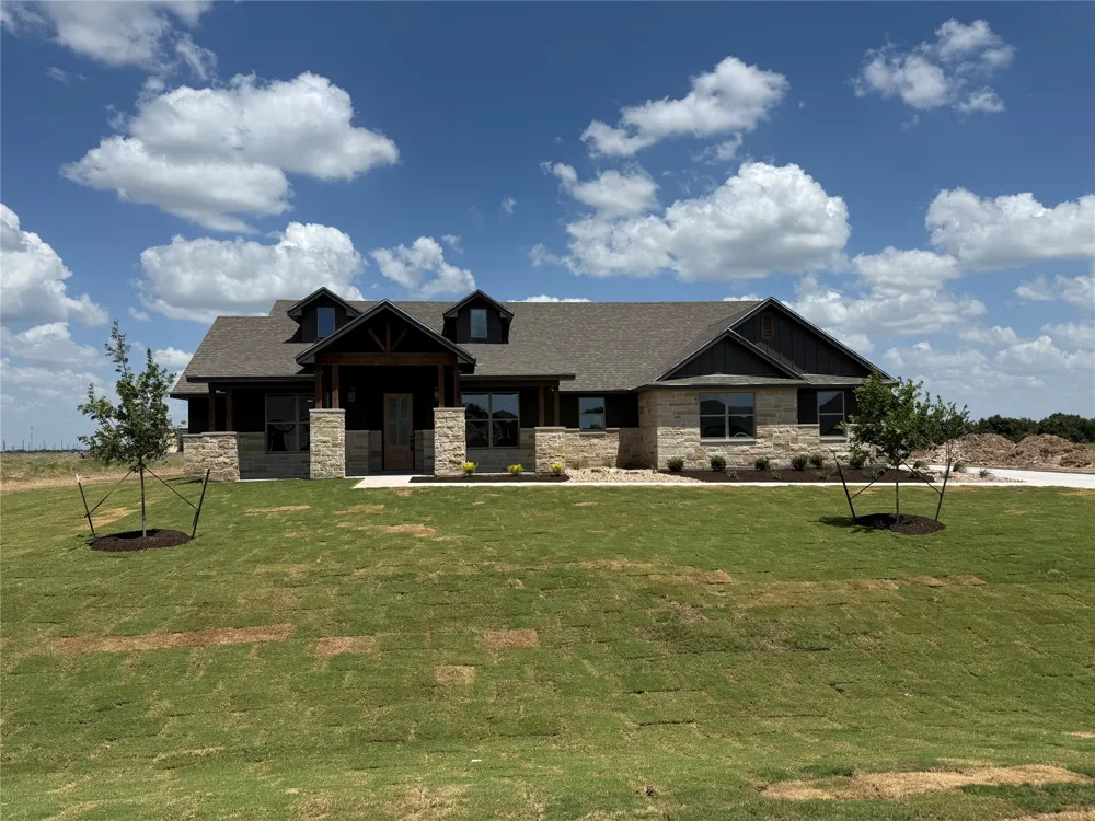 11109 Golden Eagle Avenue Salado, TX 76571