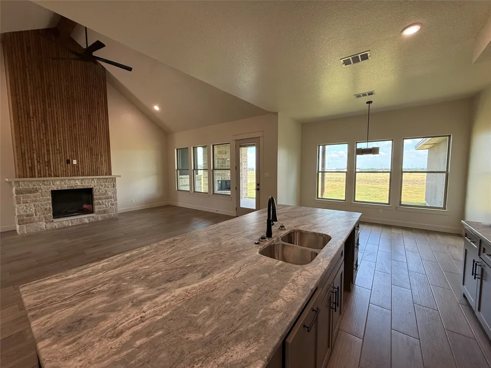 11109 Golden Eagle Avenue Salado, TX 76571