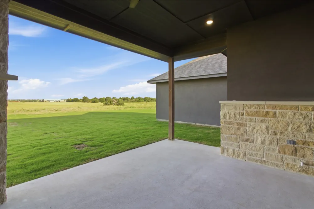 11109 Golden Eagle Avenue Salado, TX 76571