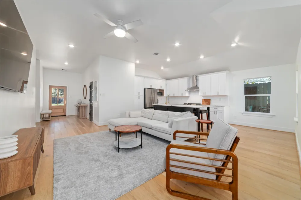 317 Kelley Street Houston, TX 77009