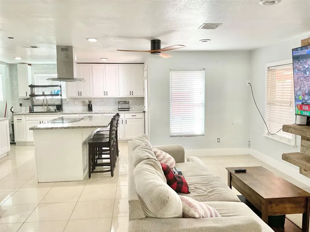 616 Kansas Street Pasadena, TX 77506