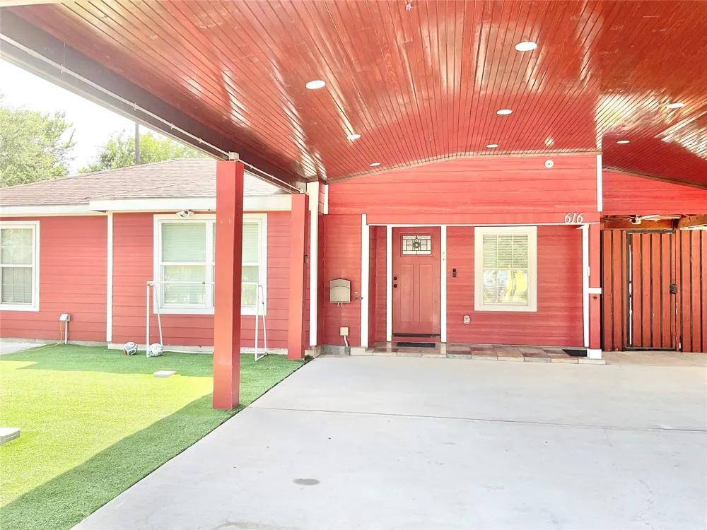 616 Kansas Street Pasadena, TX 77506