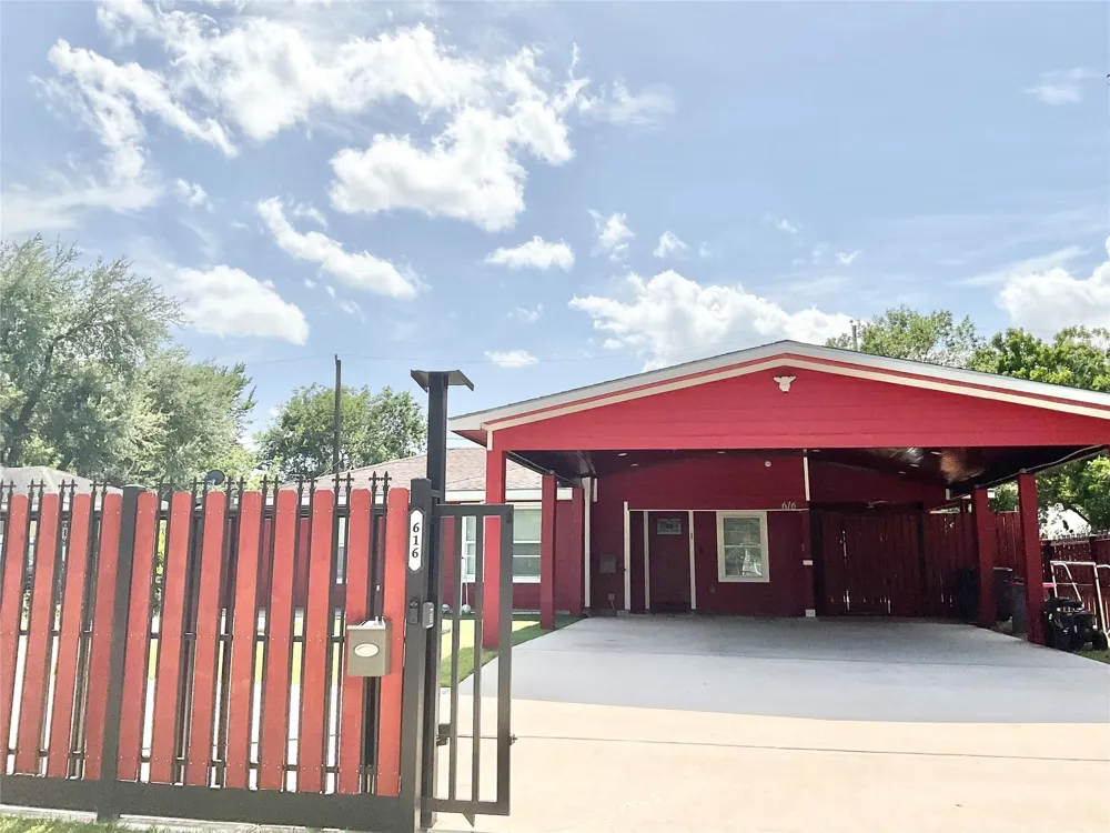 616 Kansas Street Pasadena, TX 77506