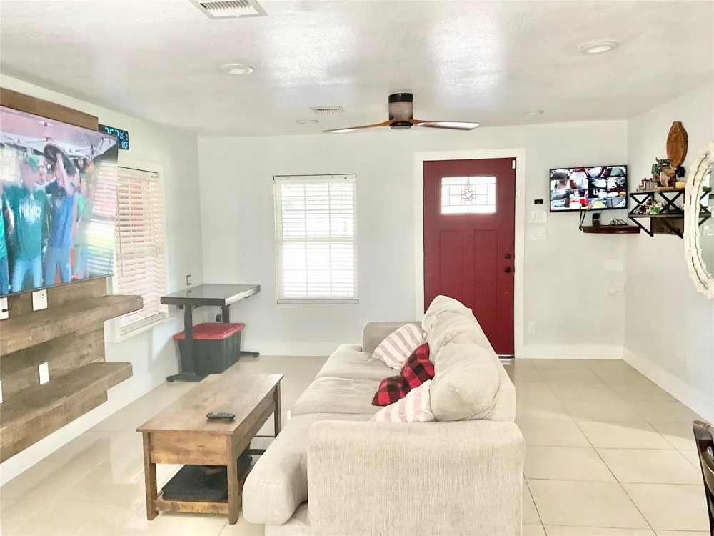 616 Kansas Street Pasadena, TX 77506
