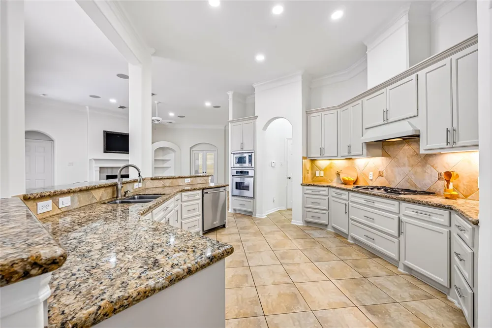 4629 Oakdale Street Bellaire, TX 77401