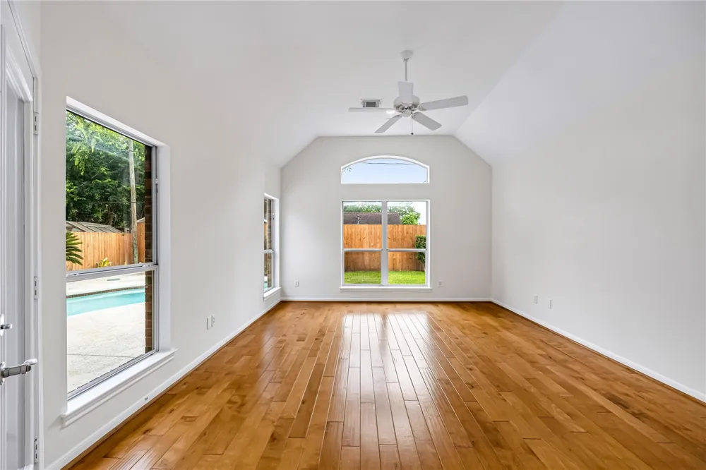 4629 Oakdale Street Bellaire, TX 77401