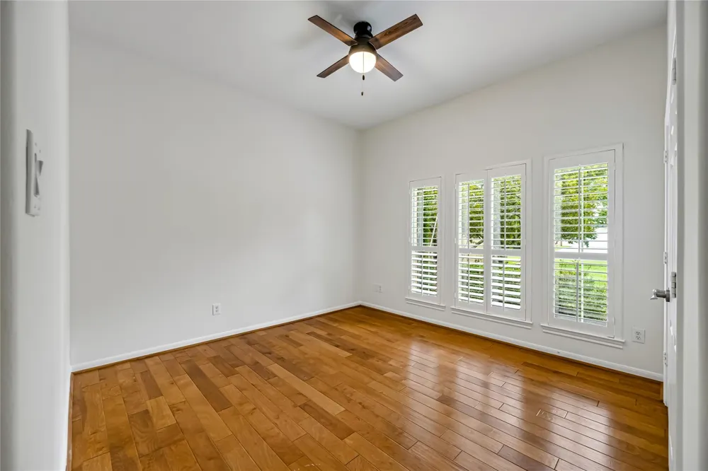 4629 Oakdale Street Bellaire, TX 77401