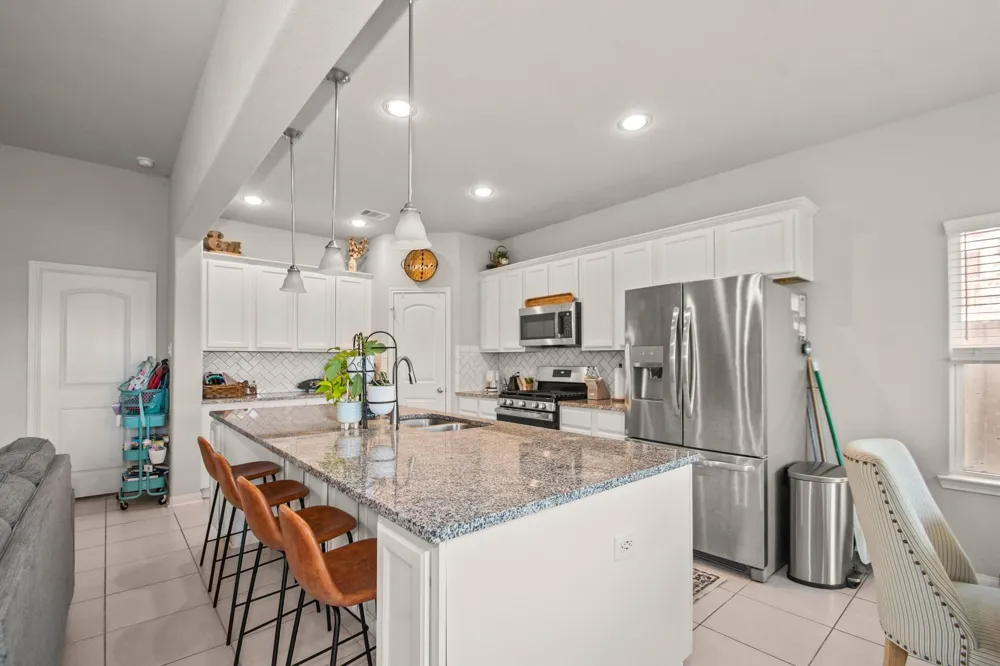 233 Twin Lakes Boulevard West Columbia, TX 77486