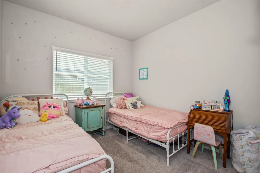 233 Twin Lakes Boulevard West Columbia, TX 77486