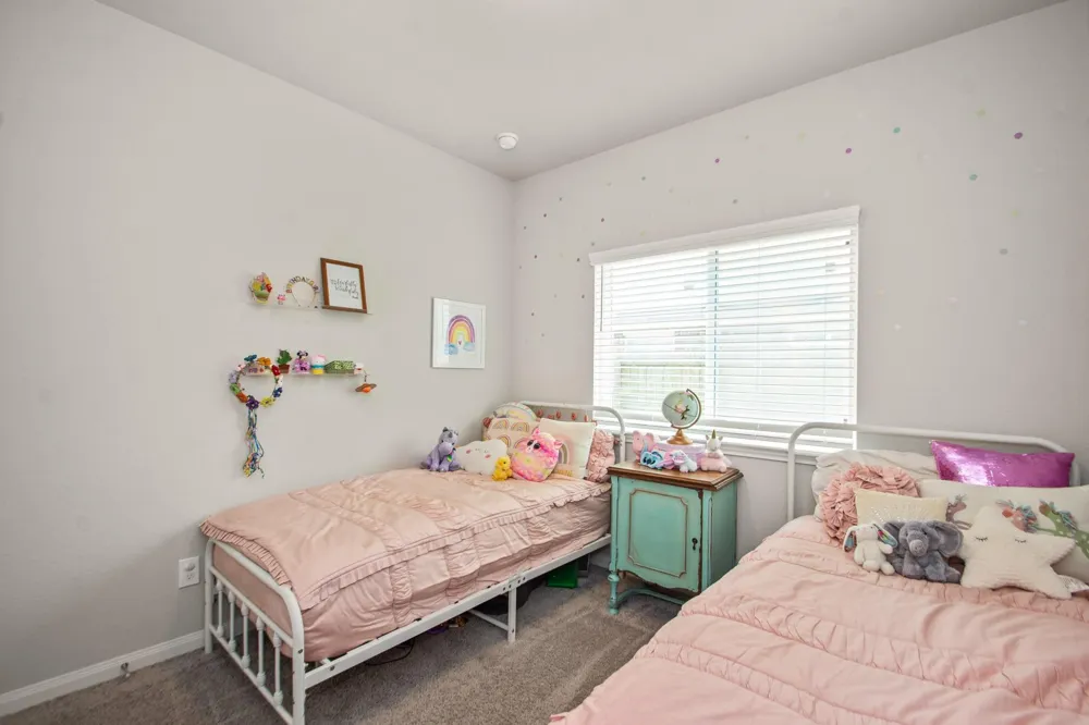 233 Twin Lakes Boulevard West Columbia, TX 77486