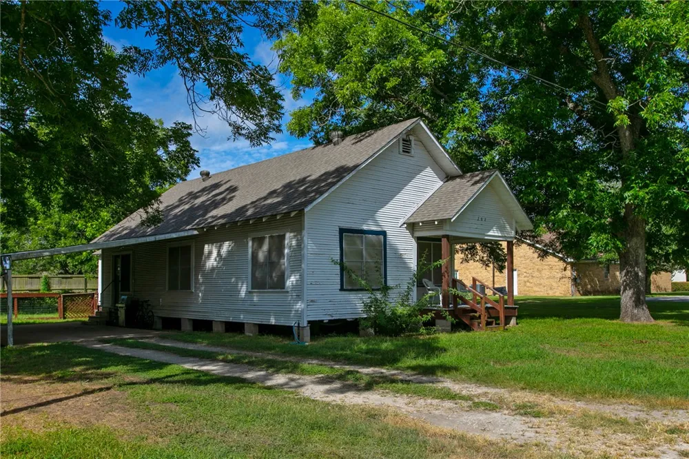 202 S Broadway Street Caldwell, TX 77836