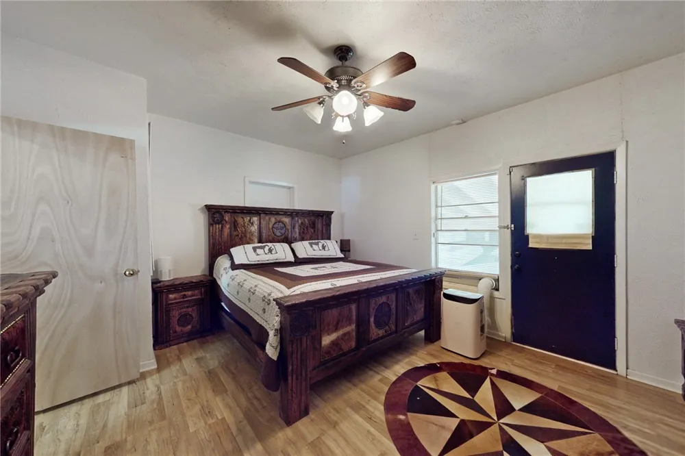 202 S Broadway Street Caldwell, TX 77836