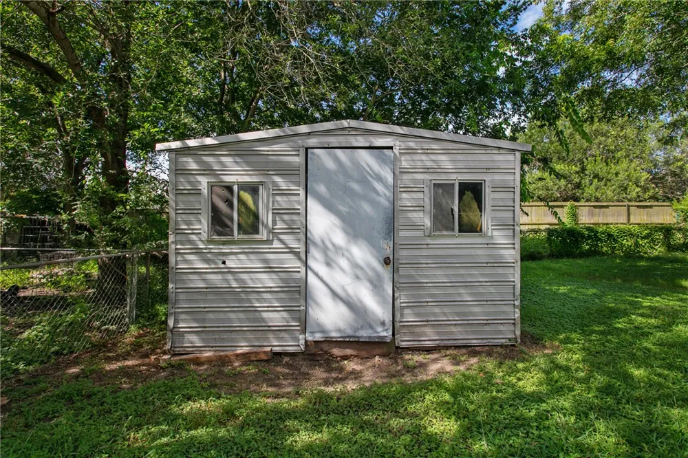 202 S Broadway Street Caldwell, TX 77836