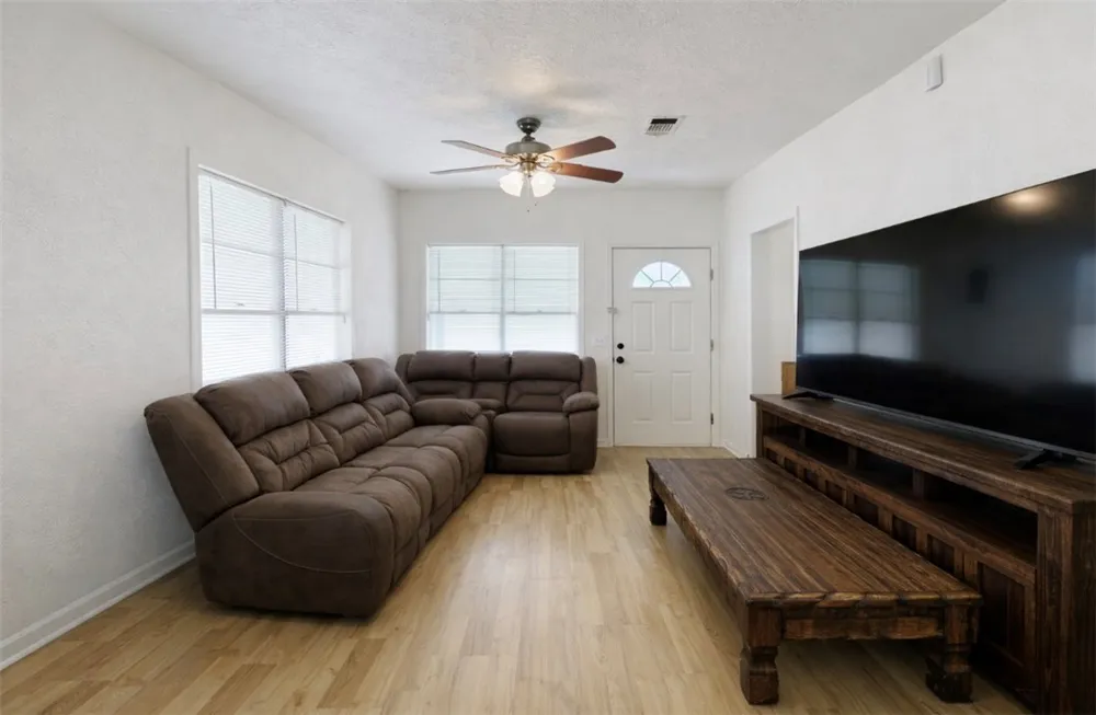 202 S Broadway Street Caldwell, TX 77836