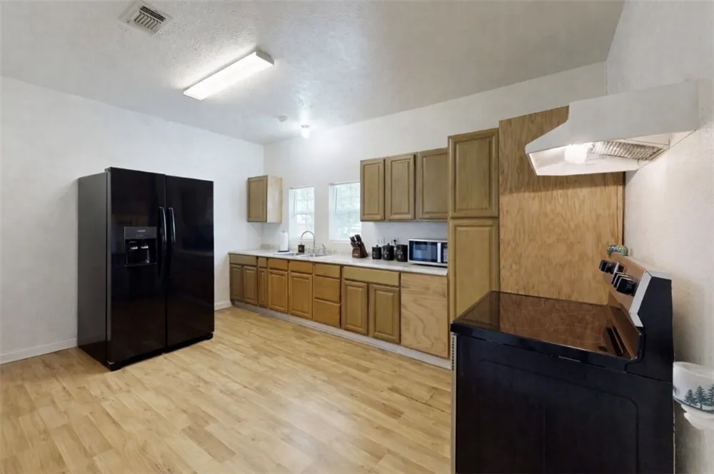 202 S Broadway Street Caldwell, TX 77836