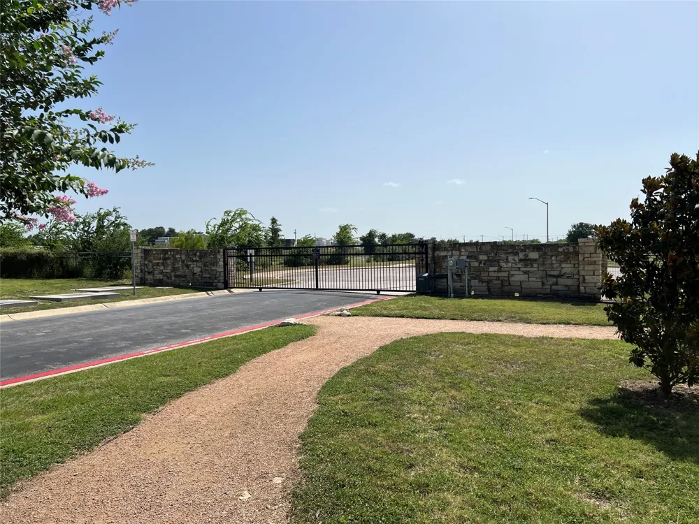 528 High Tech Drive Georgetown, TX 78626