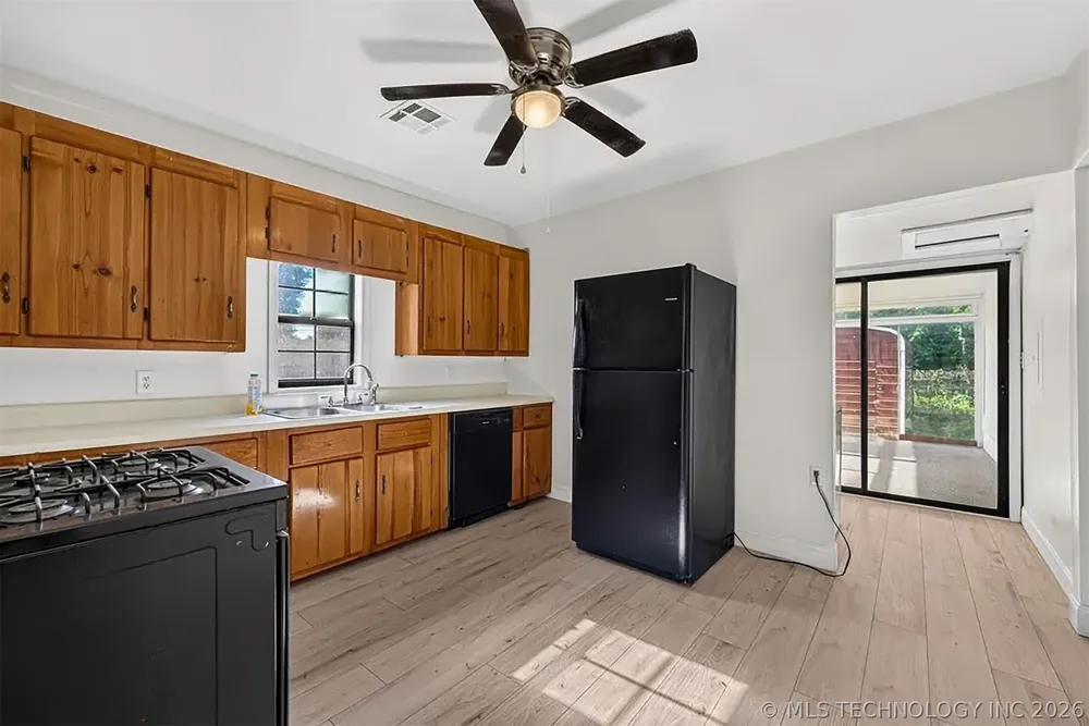 610 E 5th Dewey, OK 74029