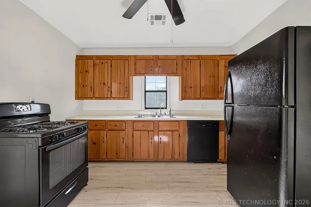 610 E 5th Dewey, OK 74029