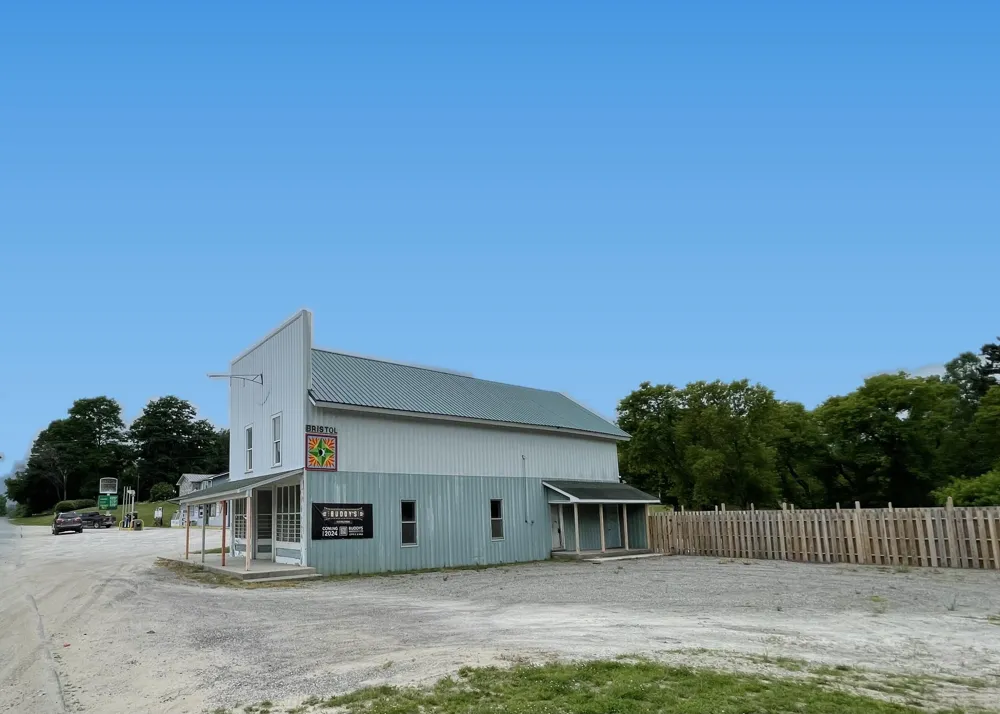 10978 E 8 Mile Road Luther, MI 49656