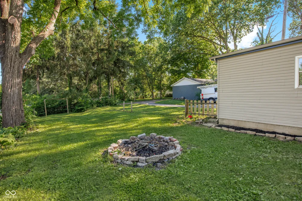 225 E Jackson Knightstown, IN 46148