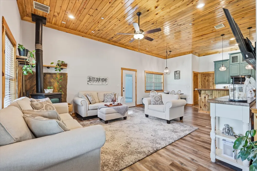 399 Brindley Road Maypearl, TX 76064
