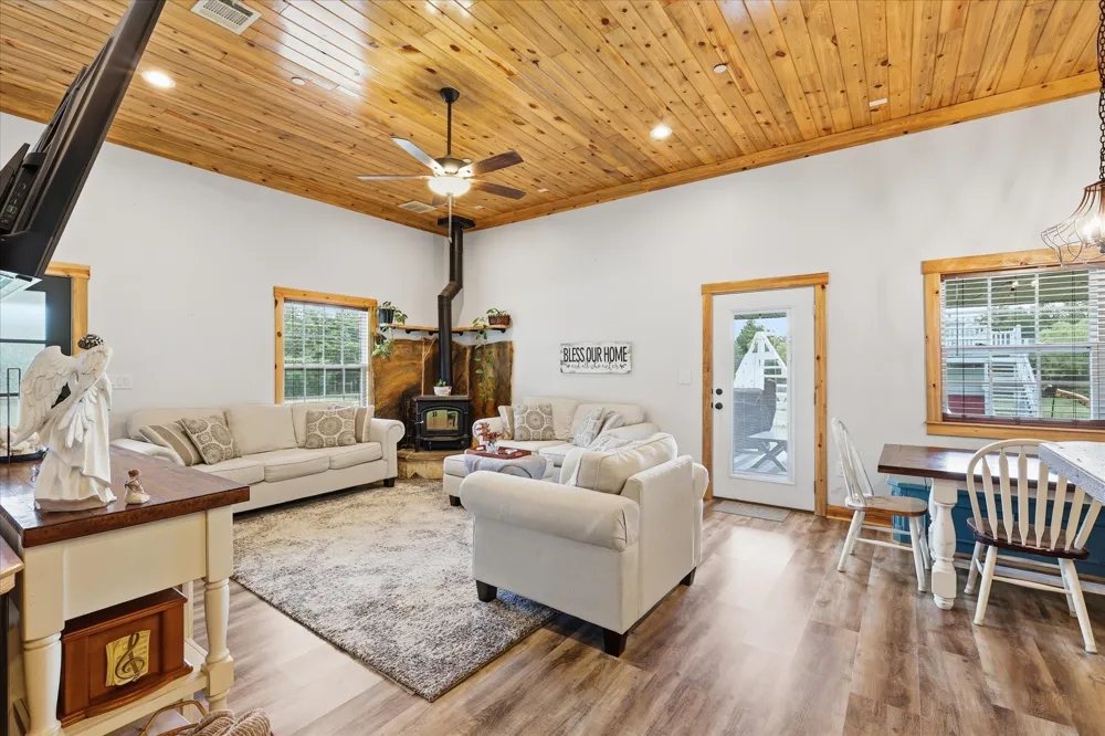 399 Brindley Road Maypearl, TX 76064