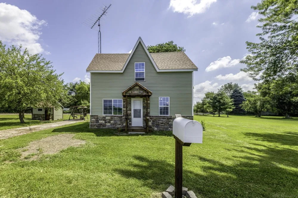 2649 Sherman Road Applegate Village, MI 48401