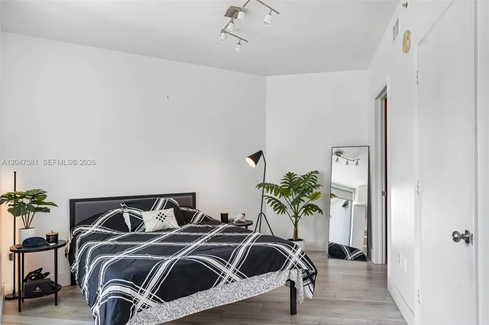 350 S Miami Ave #2108 Miami, FL 33130