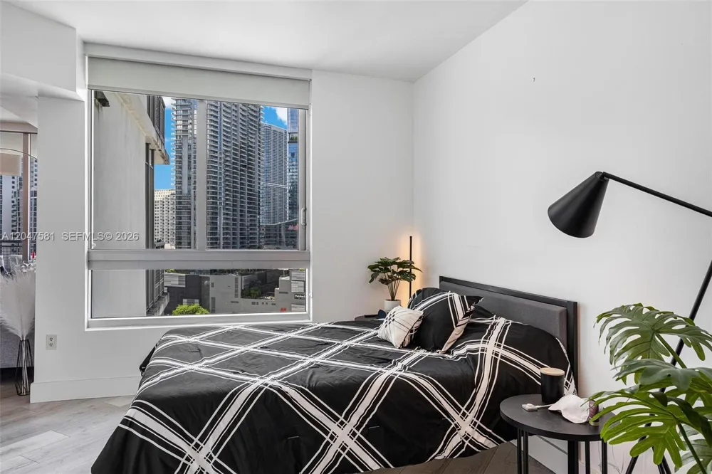 350 S Miami Ave #2108 Miami, FL 33130