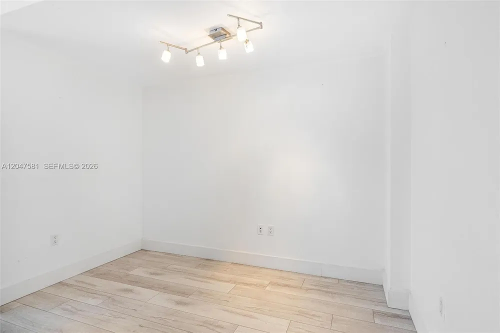 350 S Miami Ave #2108 Miami, FL 33130