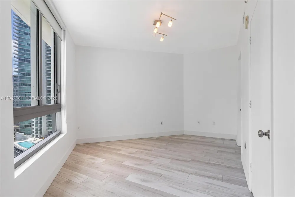 350 S Miami Ave #2108 Miami, FL 33130