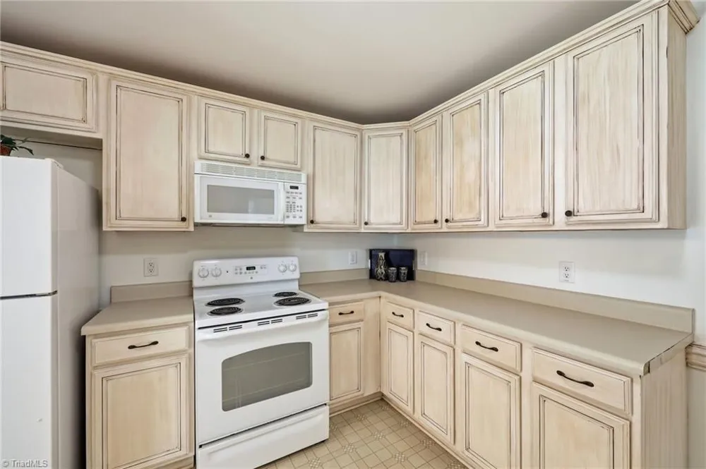 514 Walnut Crossing Drive Whitsett, NC 27377