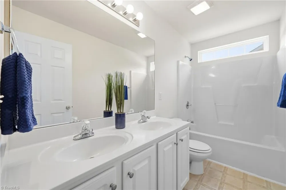 514 Walnut Crossing Drive Whitsett, NC 27377
