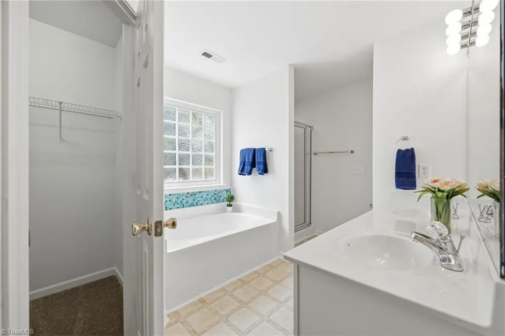 514 Walnut Crossing Drive Whitsett, NC 27377