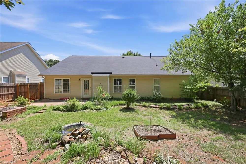 514 Walnut Crossing Drive Whitsett, NC 27377