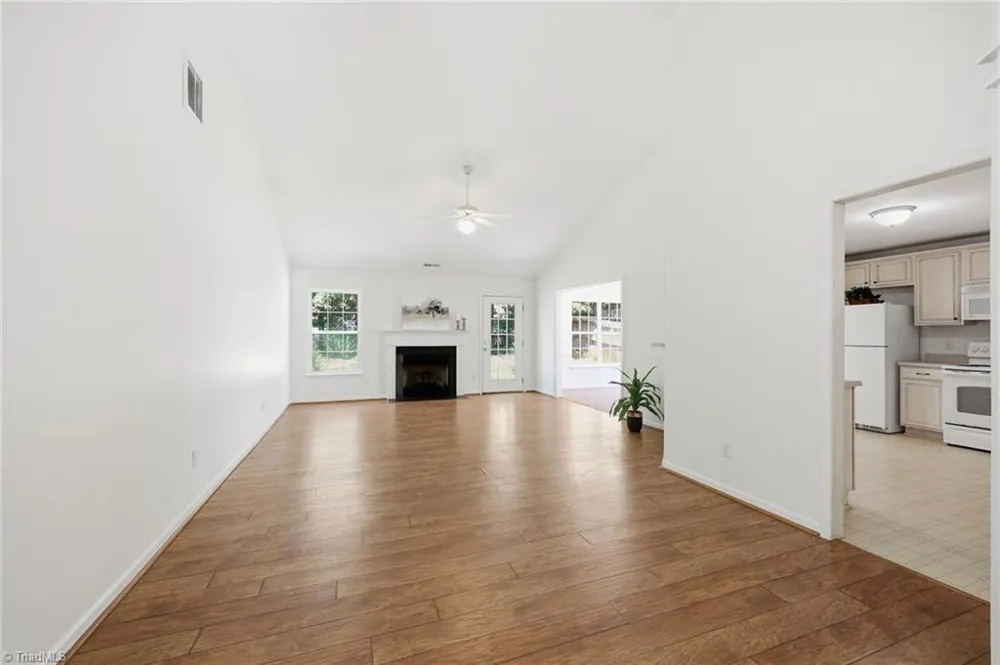 514 Walnut Crossing Drive Whitsett, NC 27377
