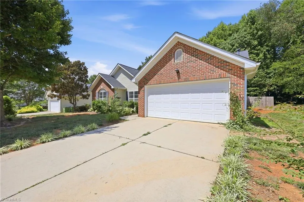 514 Walnut Crossing Drive Whitsett, NC 27377