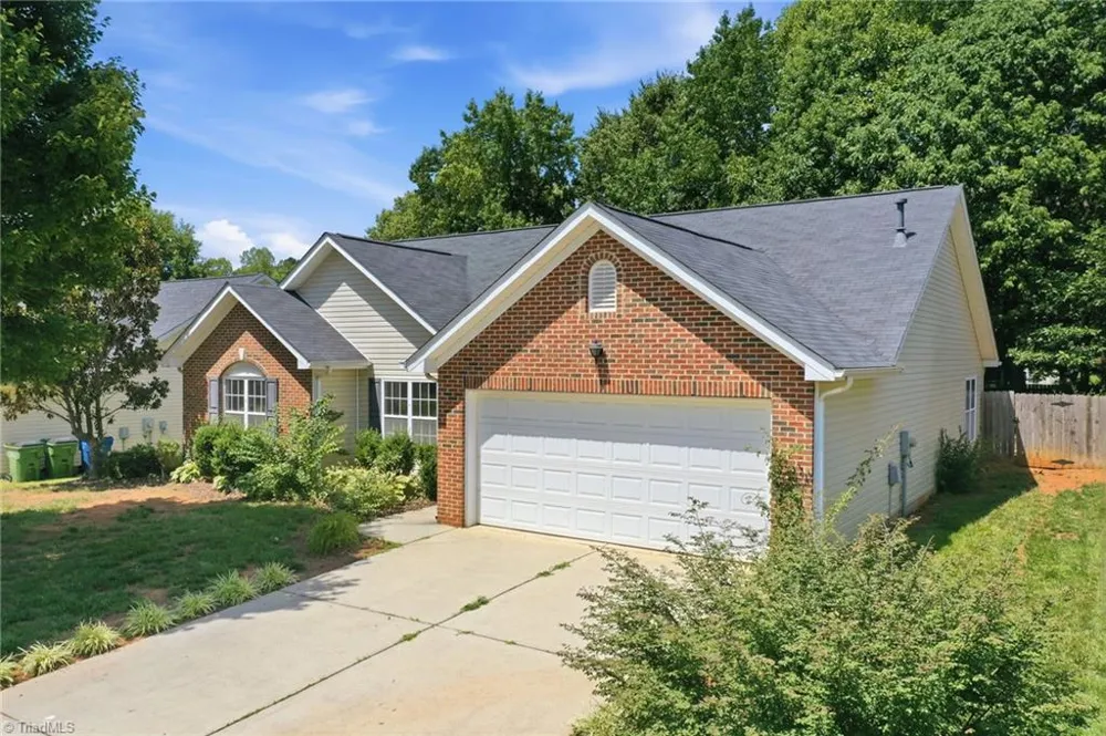 514 Walnut Crossing Drive Whitsett, NC 27377