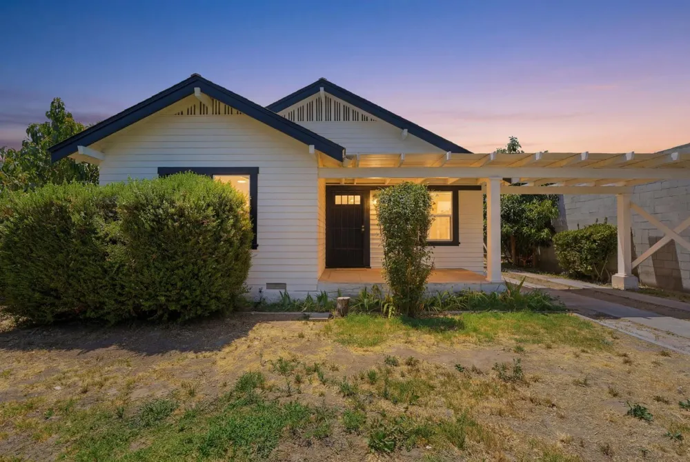 35 S Howland Street Porterville, CA 93257