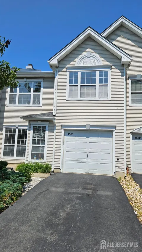1503 Pheasant Run