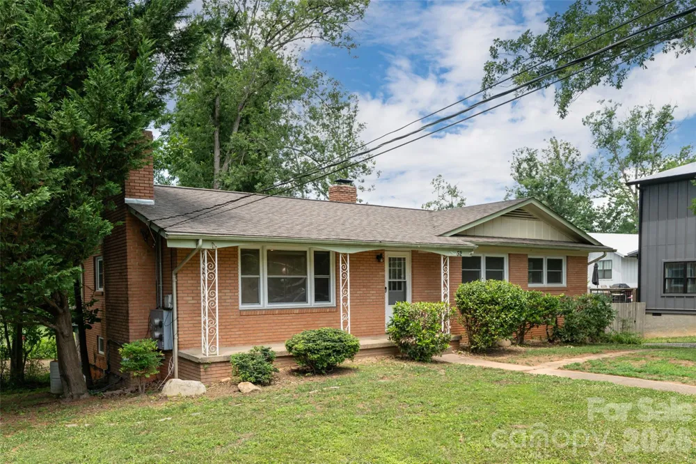52 Blake Drive Arden, NC 28704