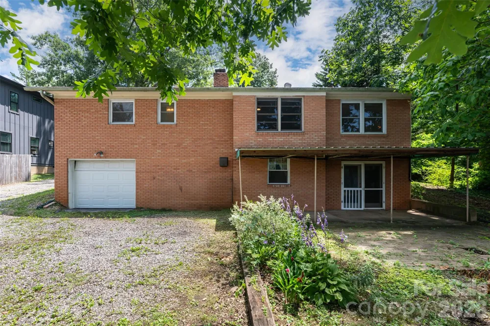 52 Blake Drive Arden, NC 28704